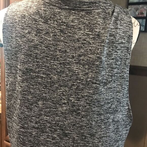 Bundle XL Women's Athletic Tops Two Piece - Picture 11 of 15